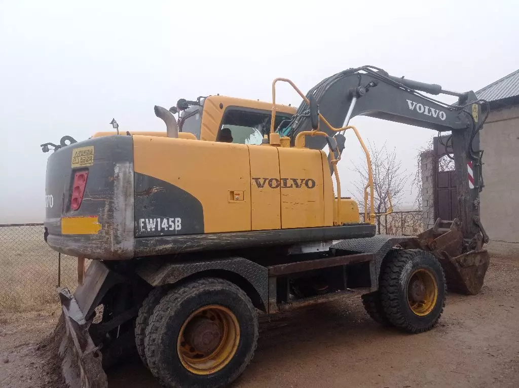 VOLVO