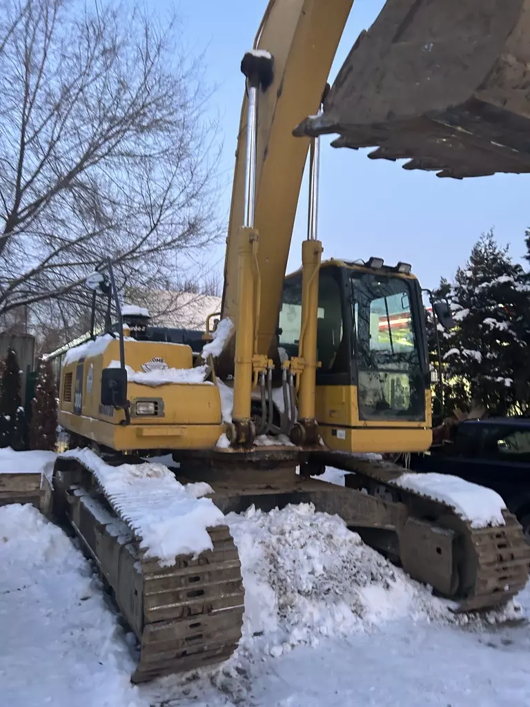 KOMATSU