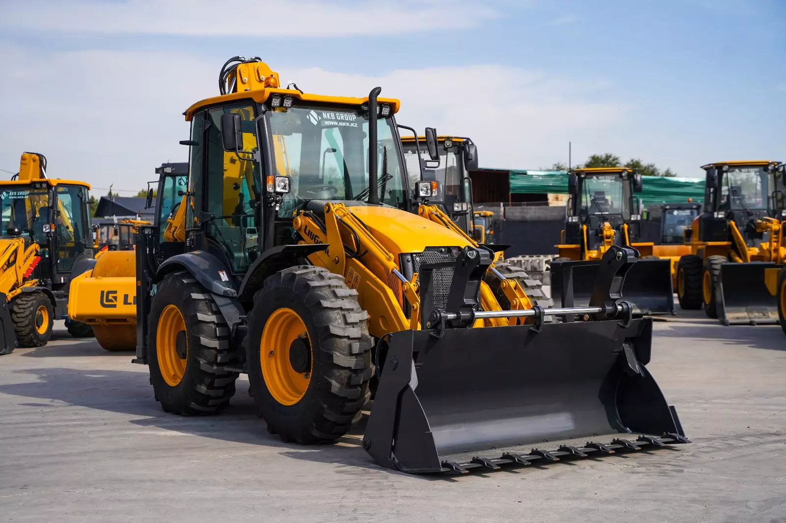 LiuGong CLG777A-S, Экскаваторы-погрузчики