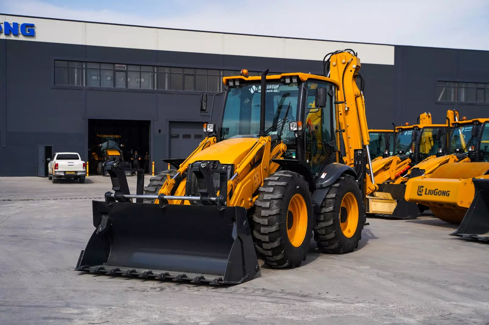 LiuGong CLG777A-S, Экскаваторы-погрузчики