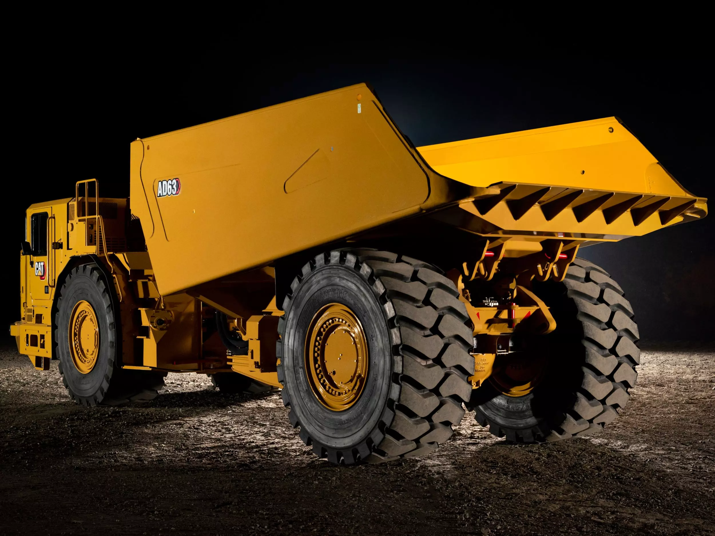 Caterpillar AD63, Шахтные самосвалы