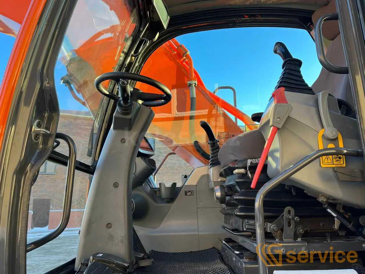 Doosan DX210W