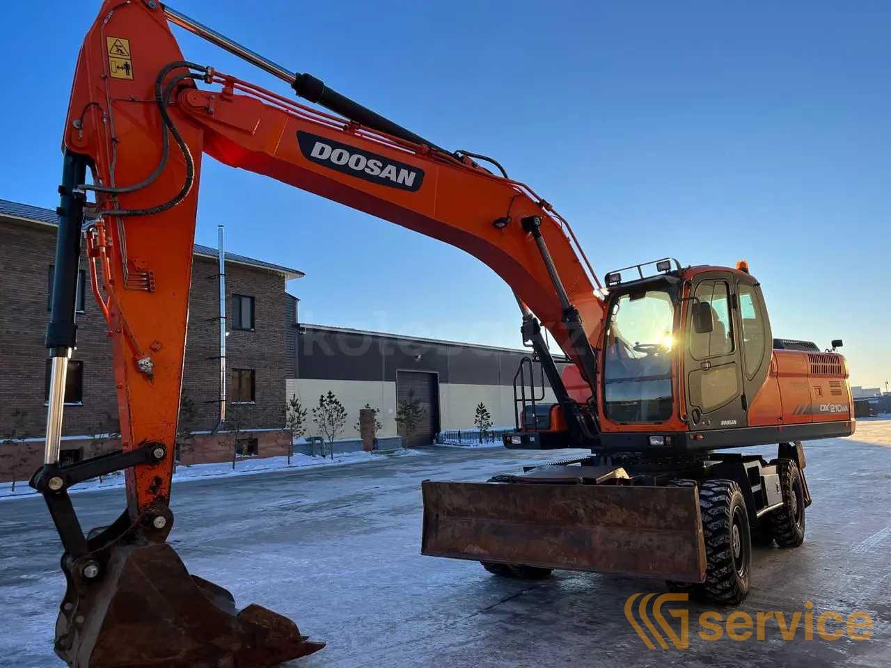Doosan DX210W