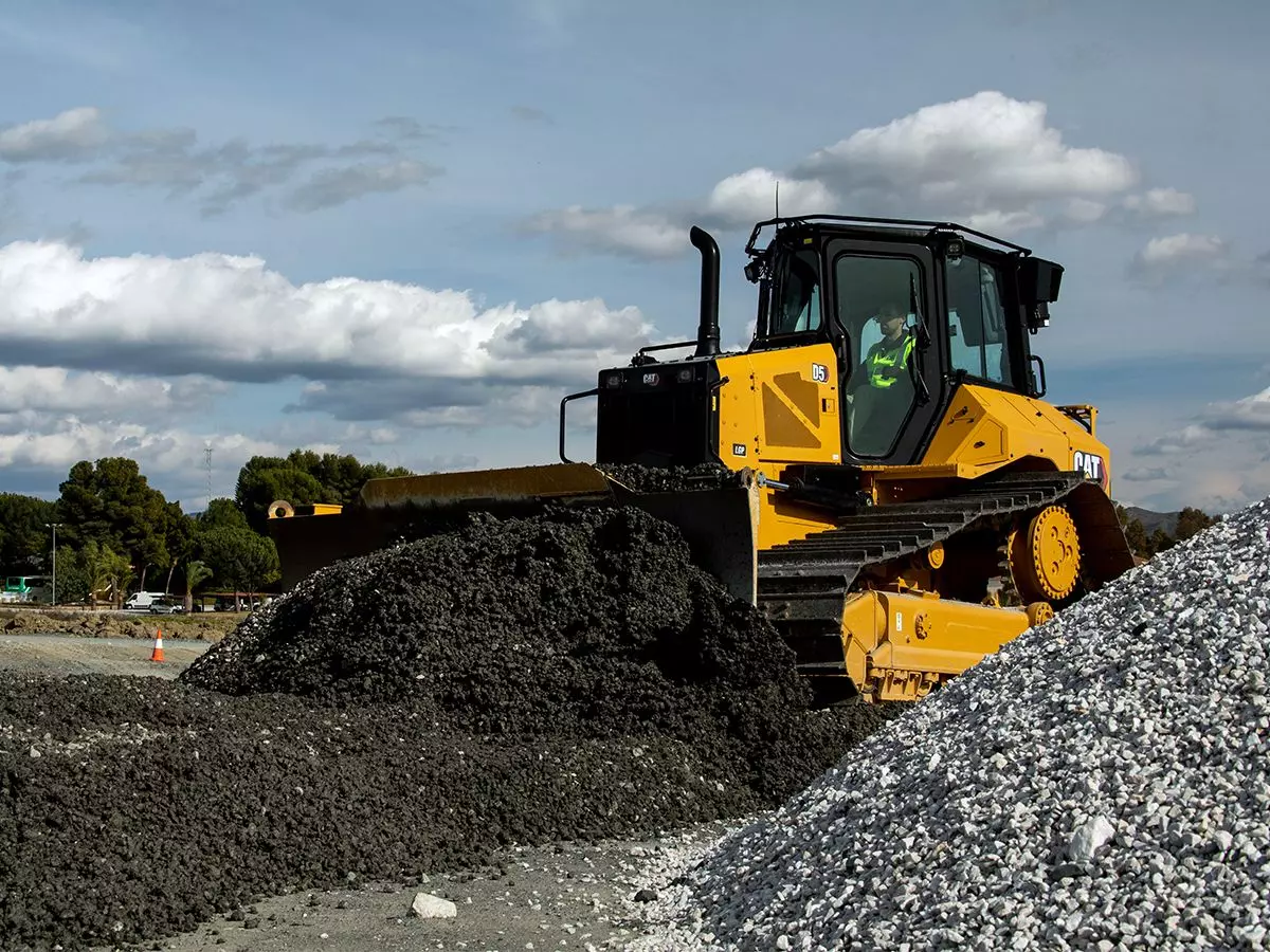 Caterpillar D5, Бульдозеры