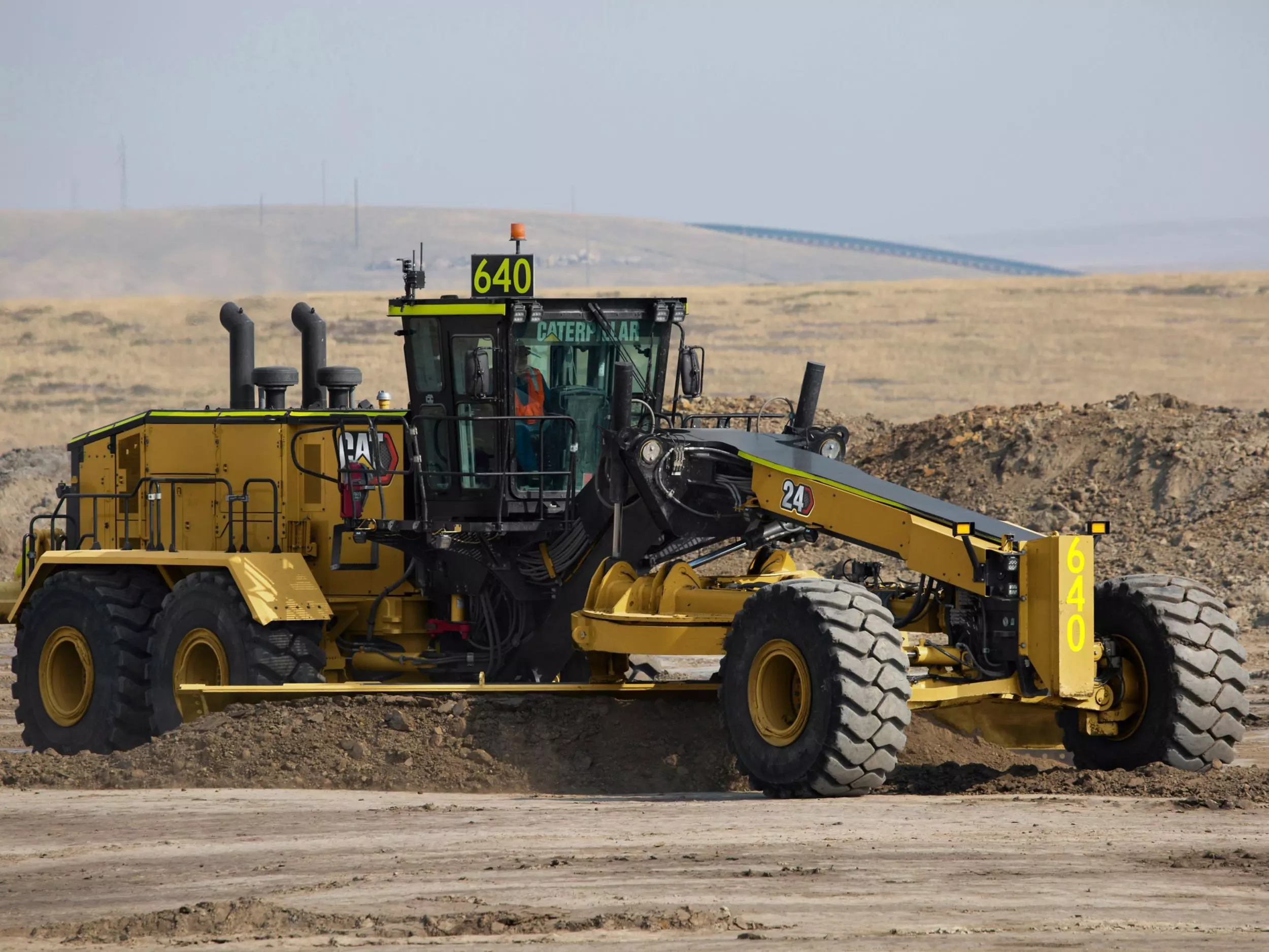 Caterpillar 24, Грейдеры