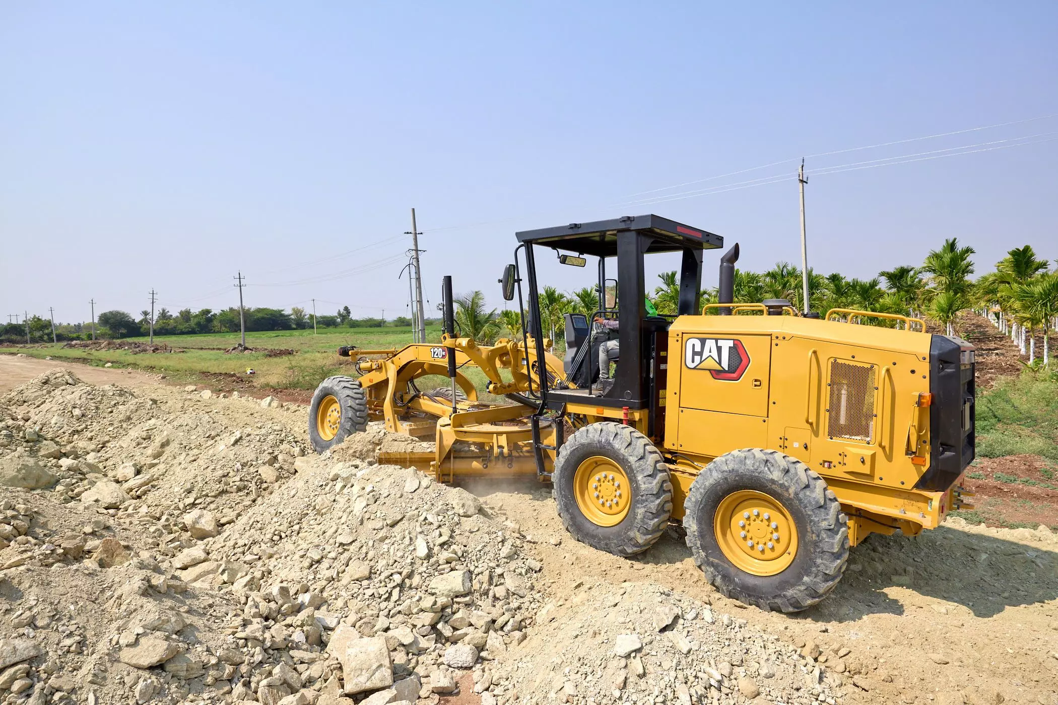 Caterpillar 120 GC, Грейдеры