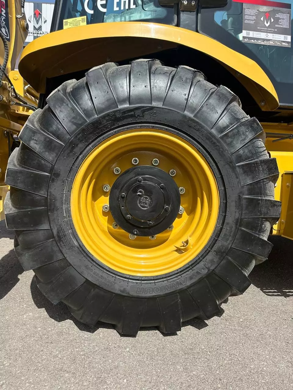 Shanmon 388, Экскаваторы-погрузчики