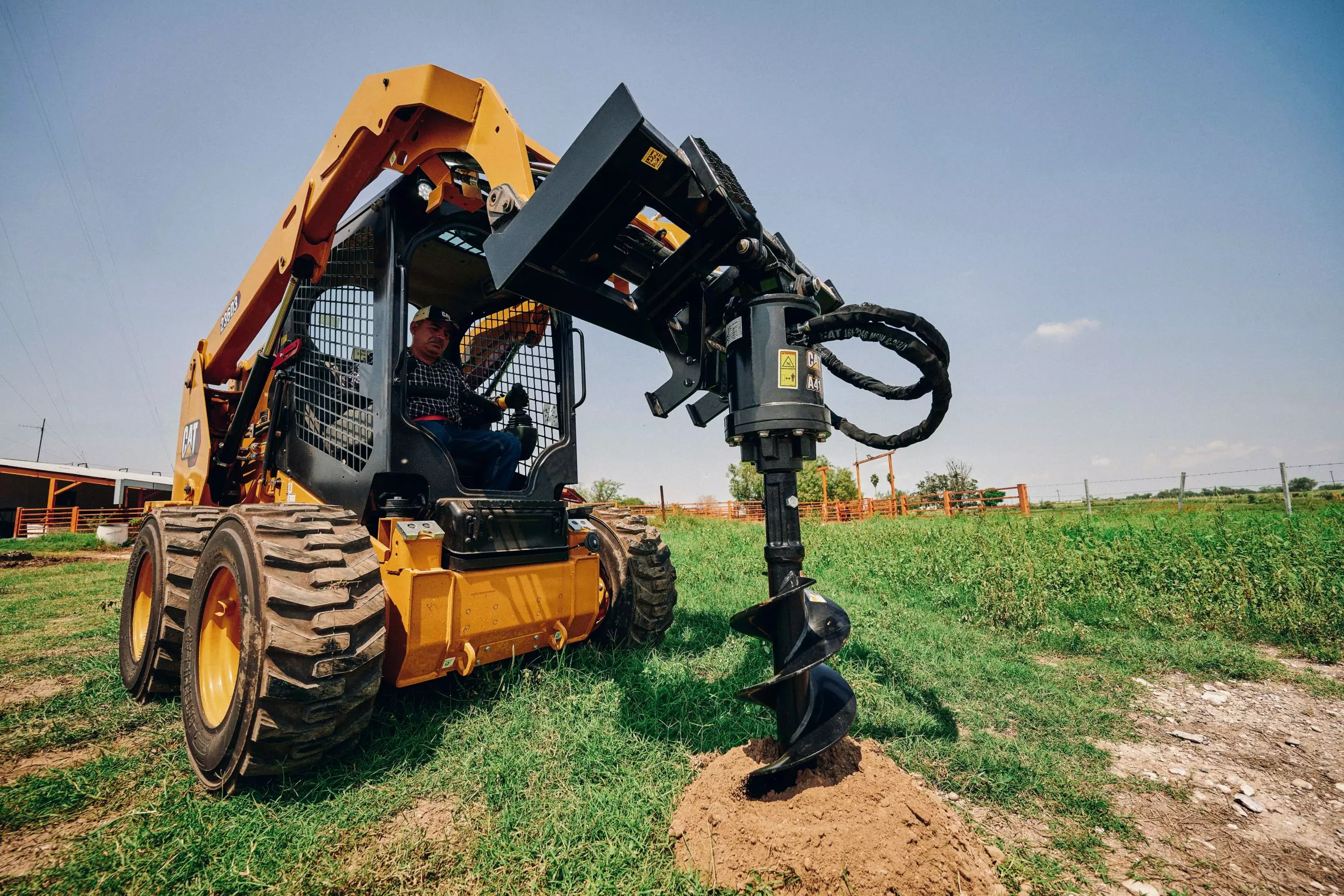 Caterpillar 236D3, Мини-погрузчики