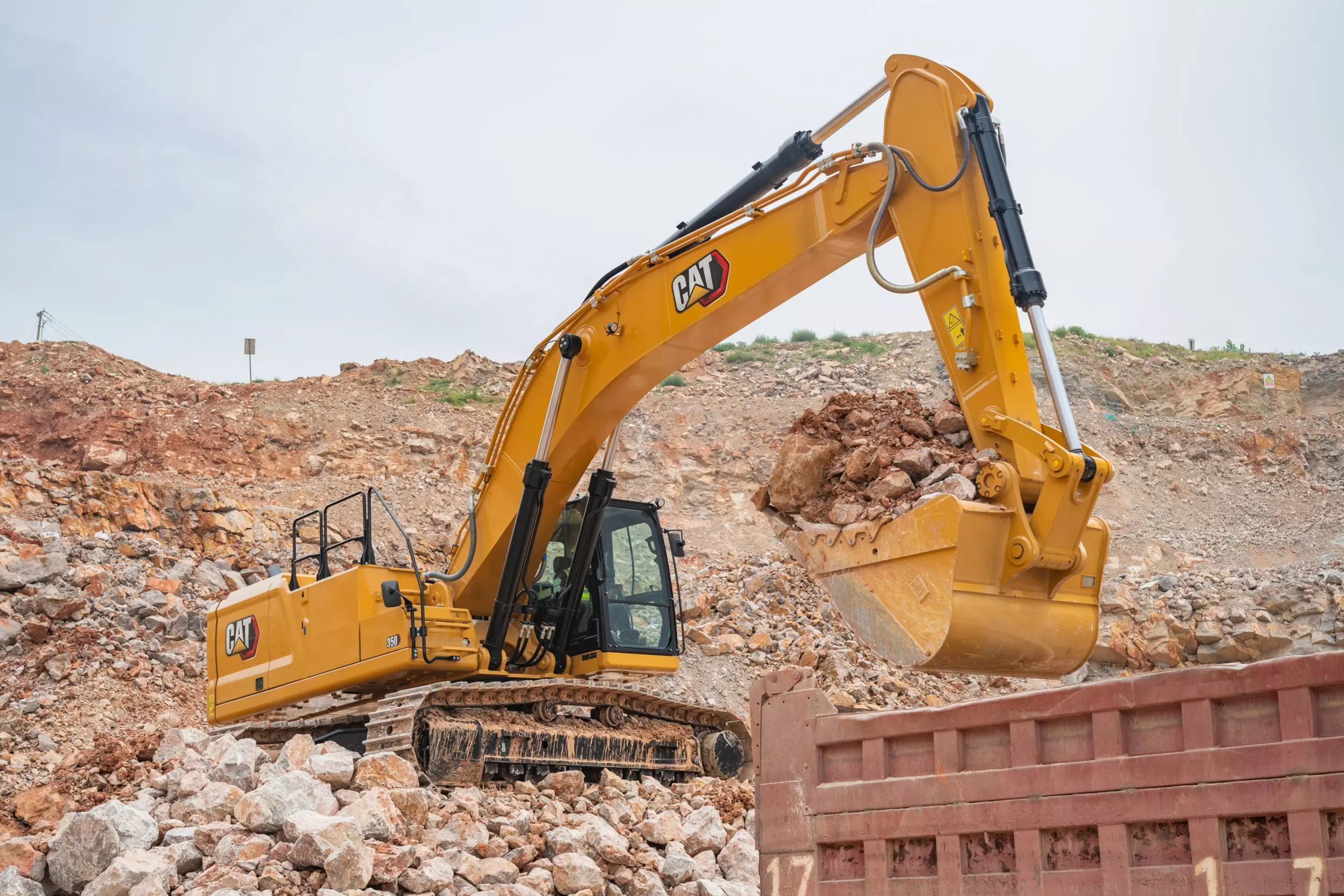 Caterpillar 350, Гусеничные экскаваторы