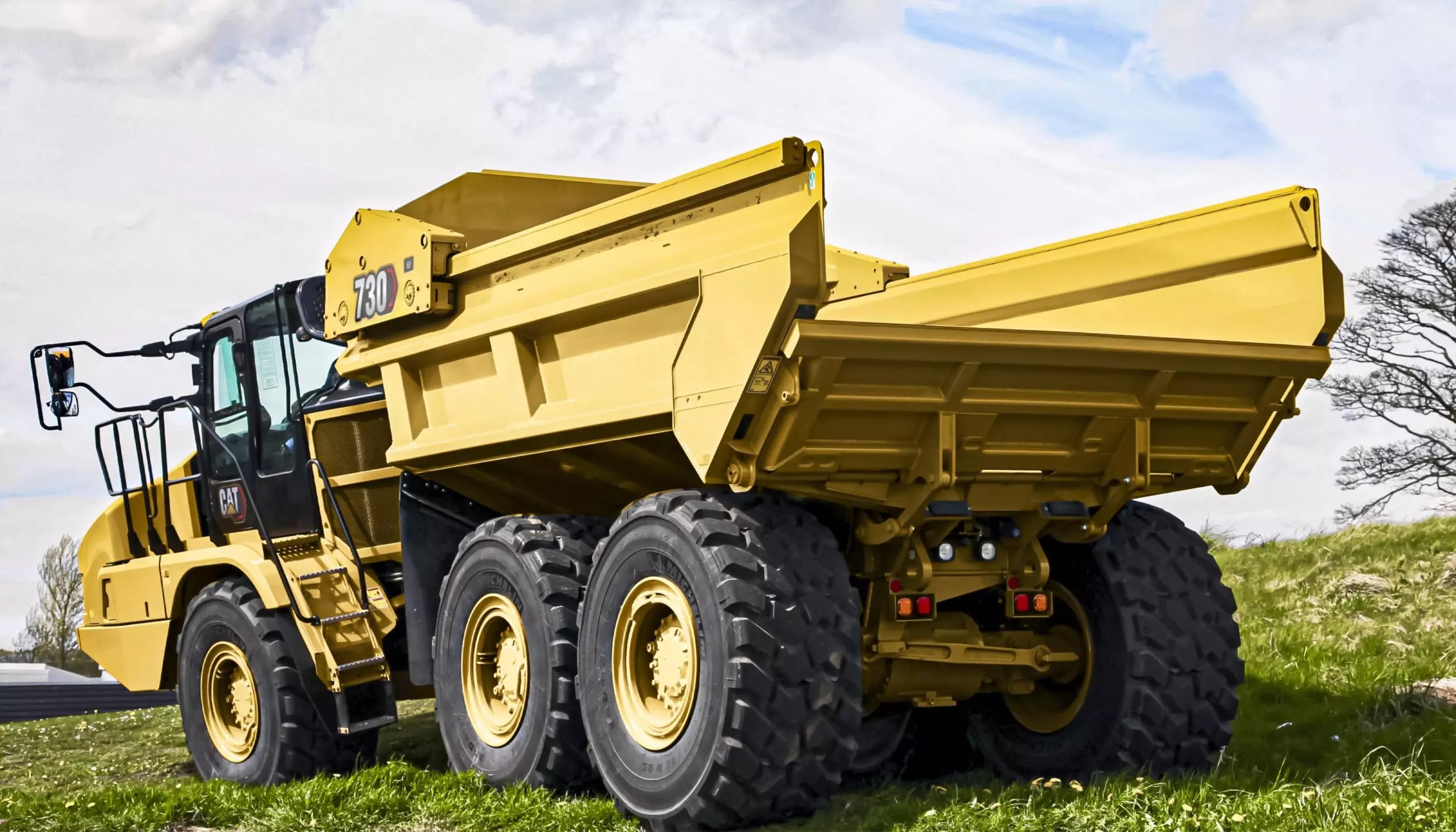 Cat 730 EJ, Карьерные самосвалы