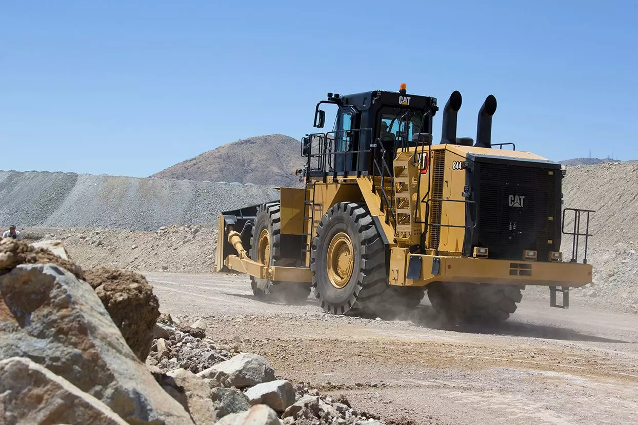 Caterpillar 844H, Бульдозеры
