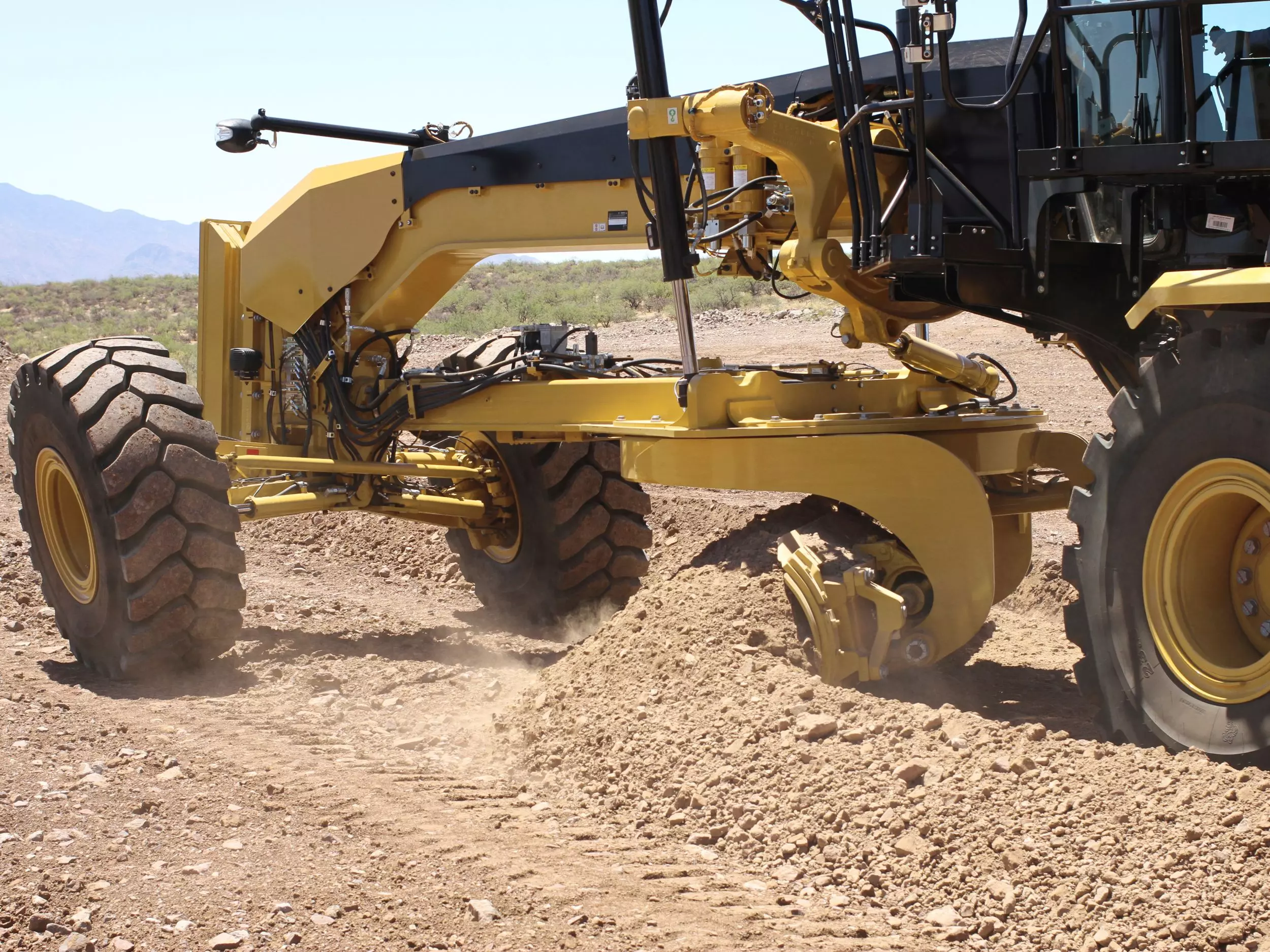 Caterpillar 16, Грейдеры
