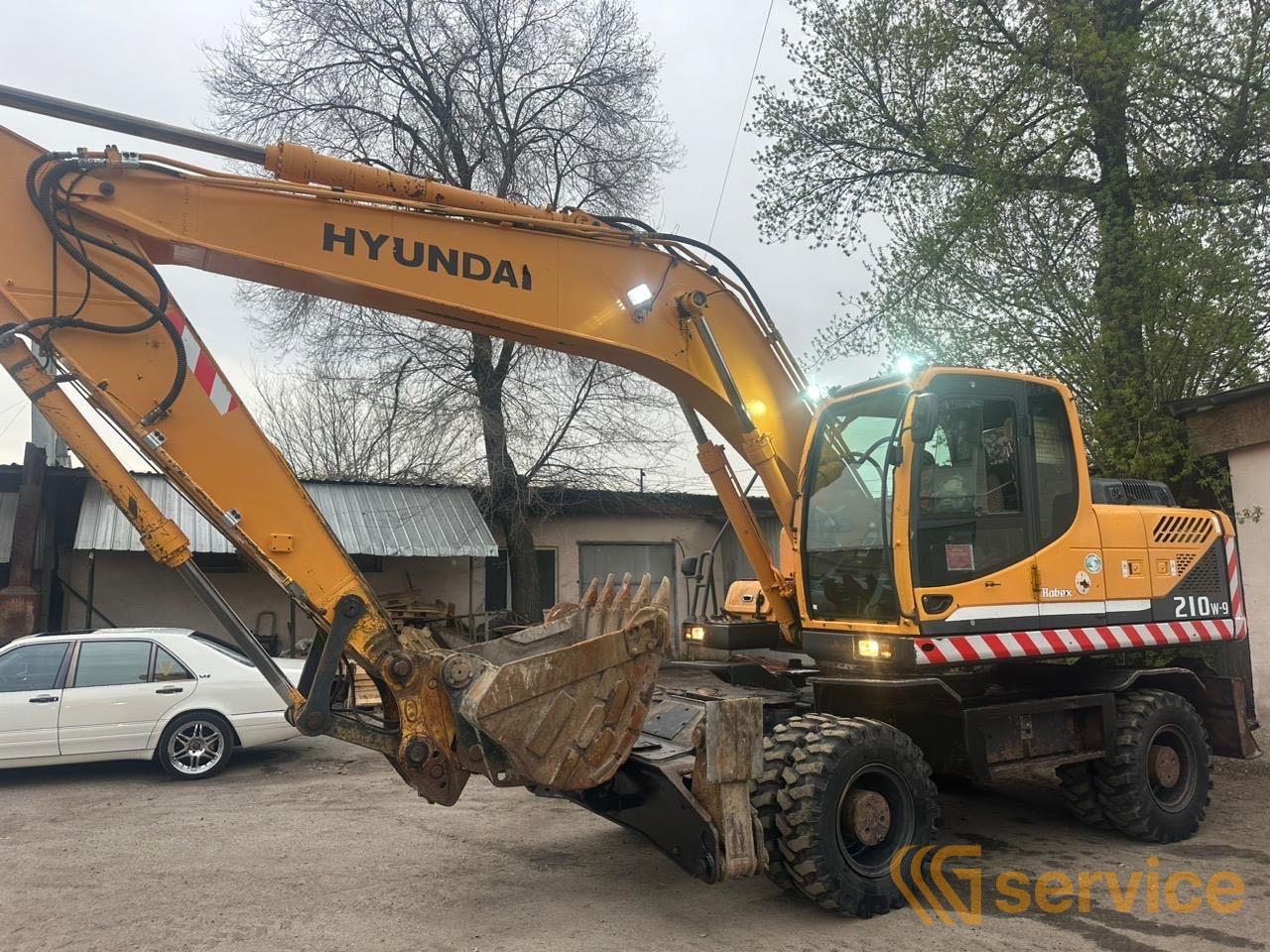 HYUNDAI