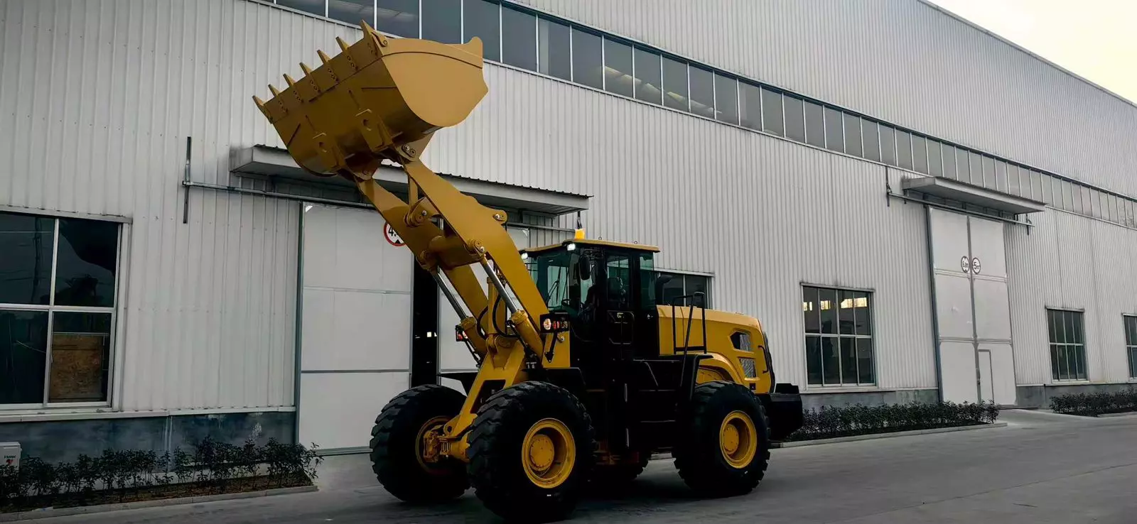 SHANMON 955G, Фронтальные погрузчики