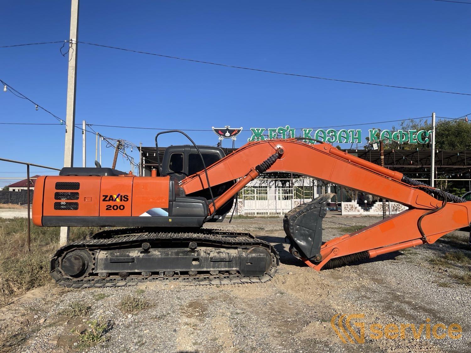 Hitachi EX 200