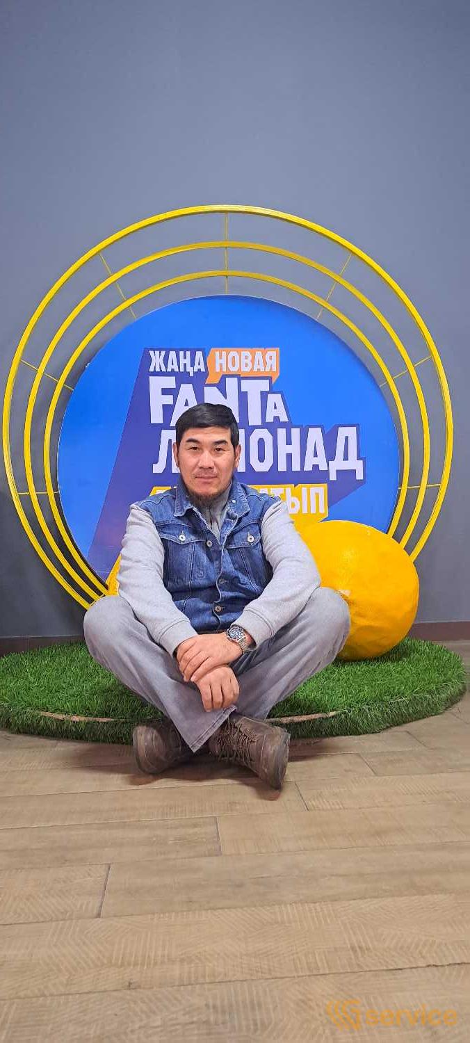 Автобетоносмесители,Тракторы,Бортовые полуприцепы,Полуприцепы-рефрижераторы,Полуприцепы-топливозаправщики,Тентованные полуприцепы,Самосвальные прицепы,Бензовозы,Самосвалы,Тягачи седельные,Пассажирские микроавтобусы