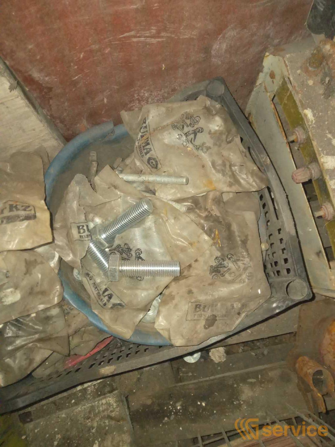 Болты гайкий новые