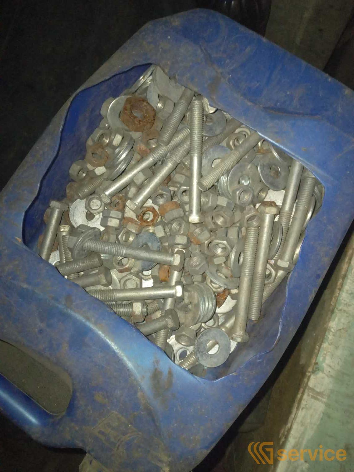 Болты гайкий новые
