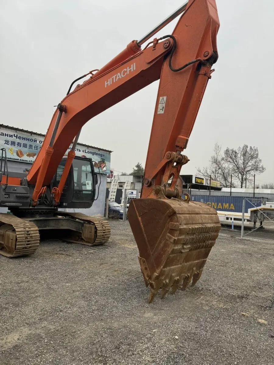 Hitachi ZX330