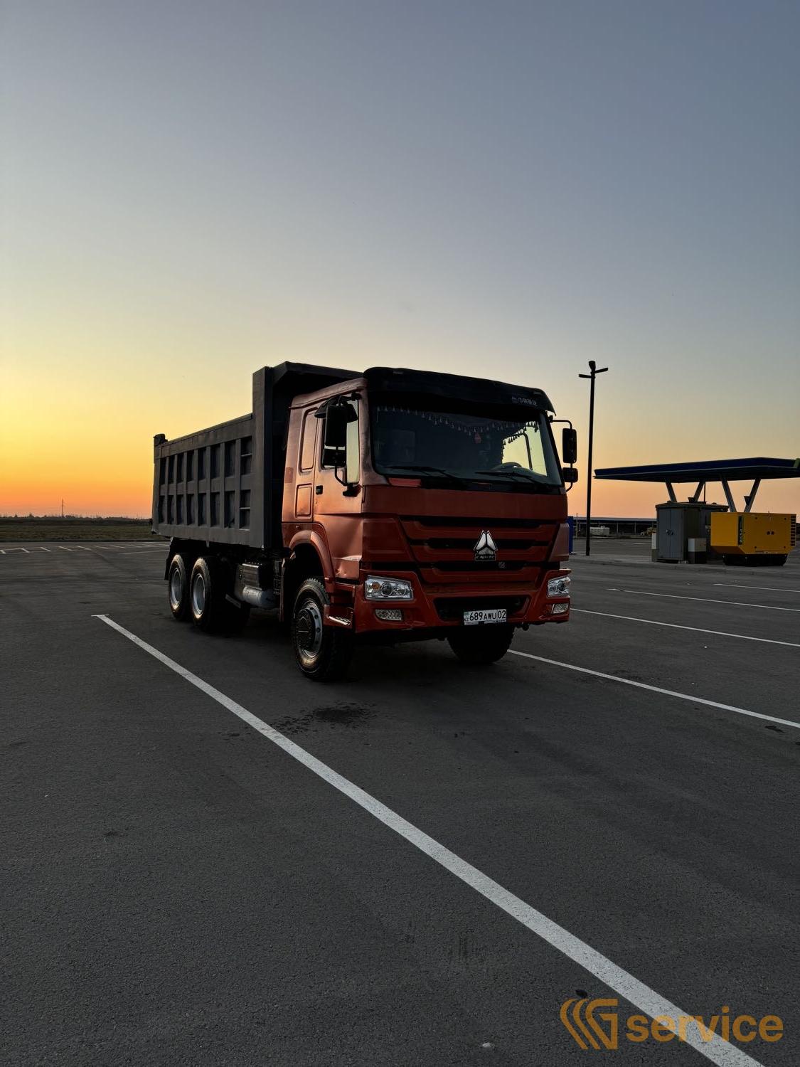 Howo ZZ5437S4667W (37M)