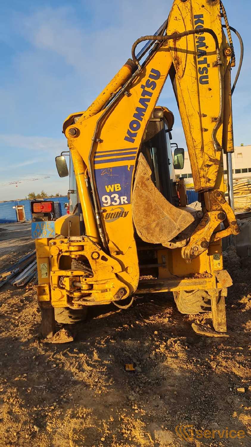 Komatsu WB93R-5