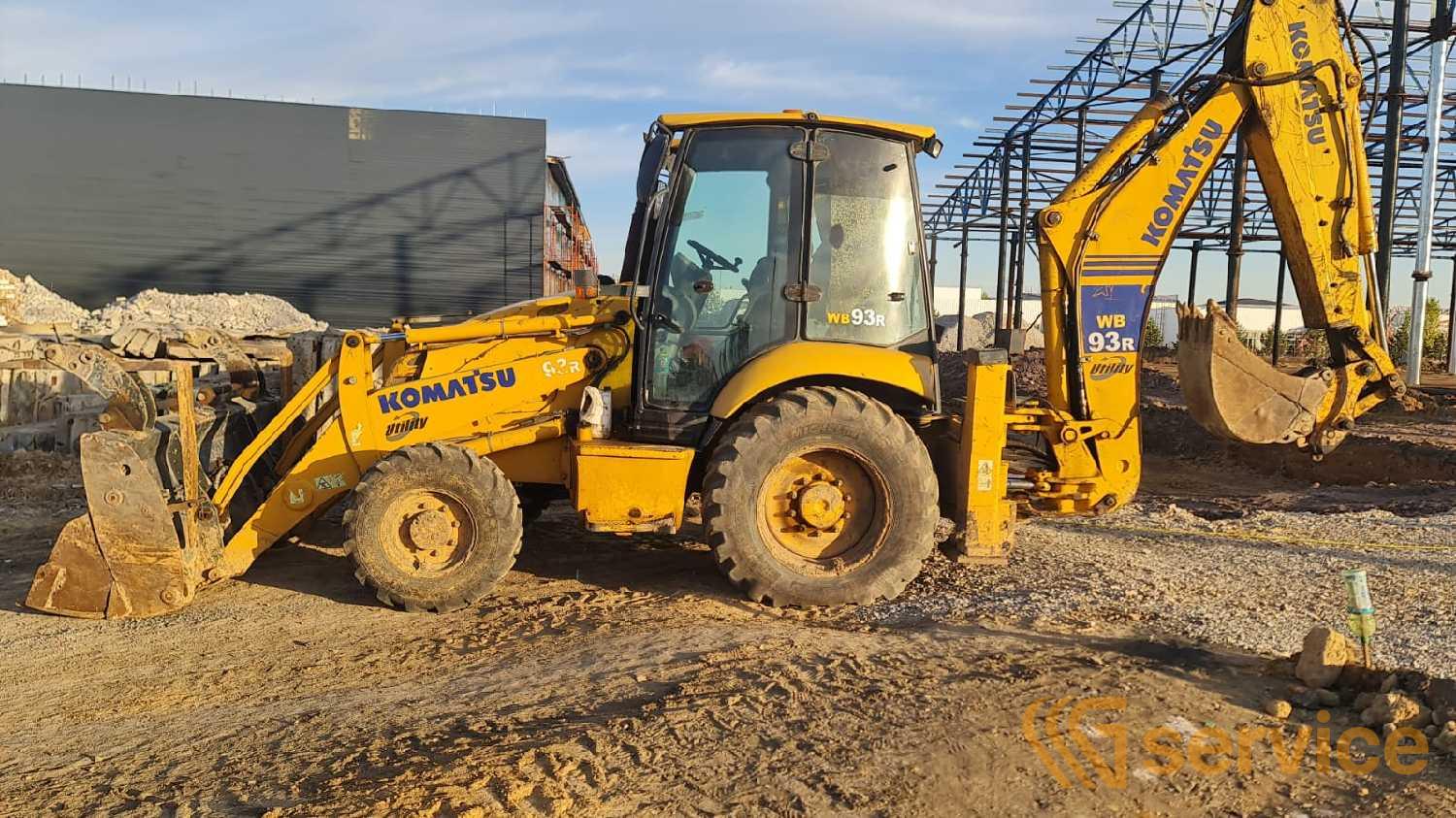 Komatsu WB93R-5