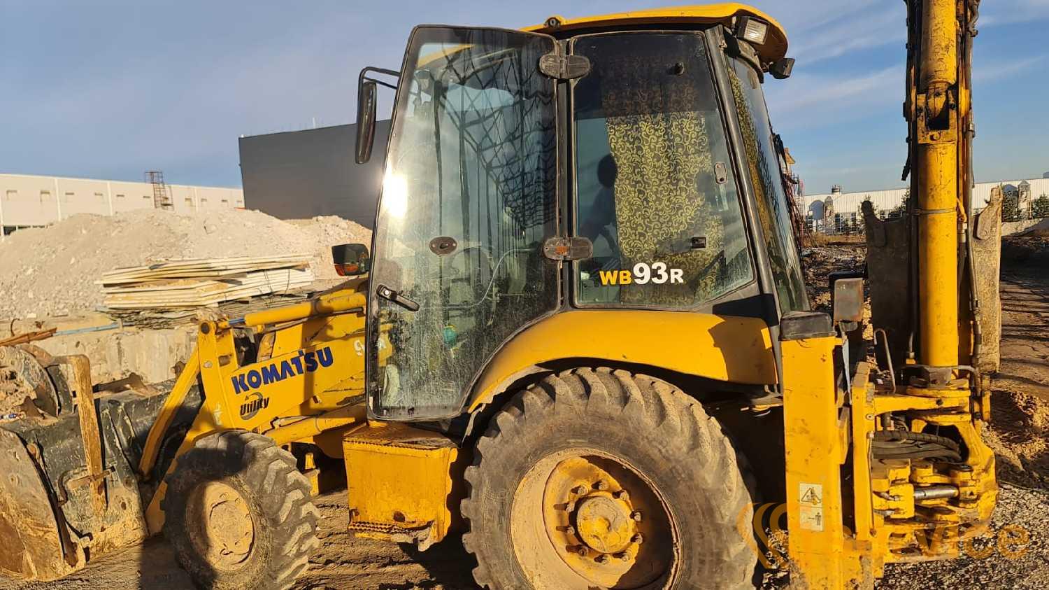 Komatsu WB93R-5