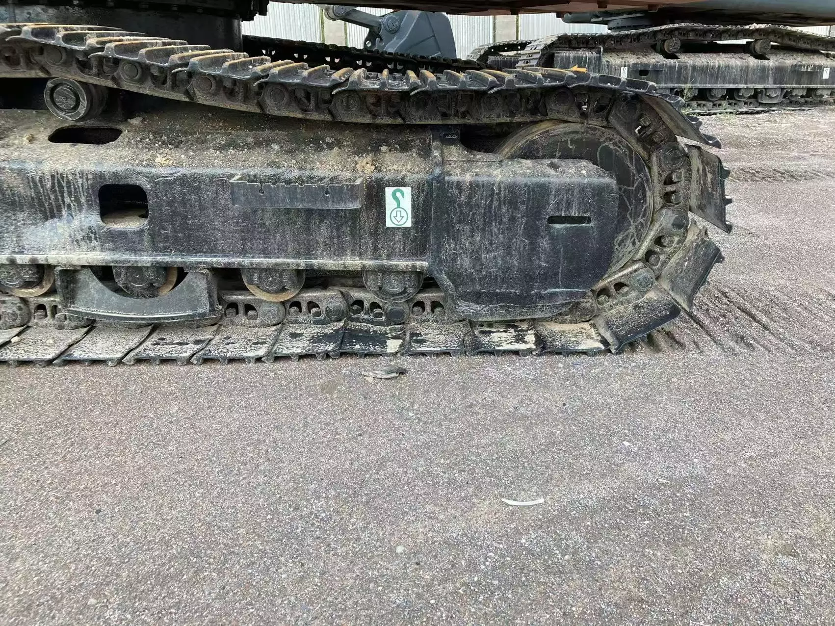 Hitachi ZX230, Гусеничные экскаваторы