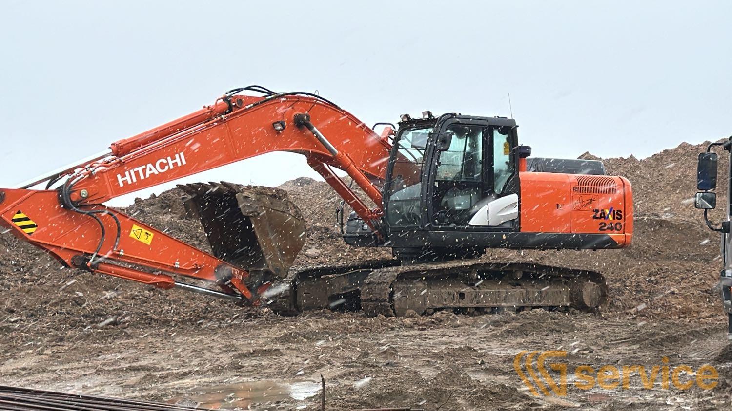 HITACHI