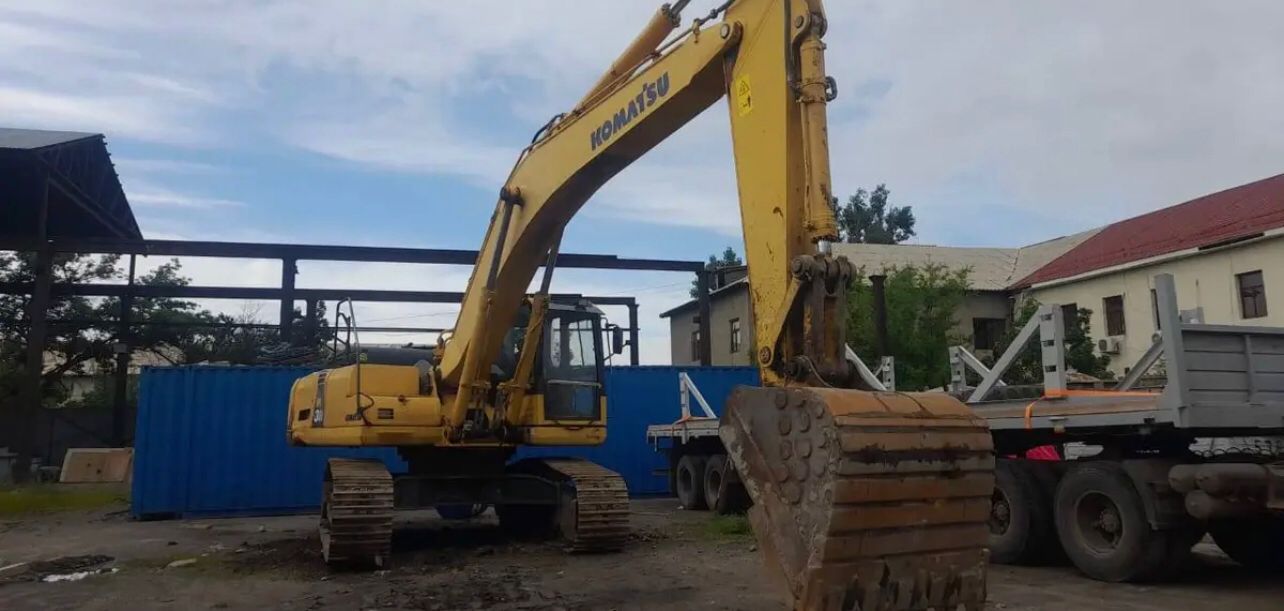 KOMATSU