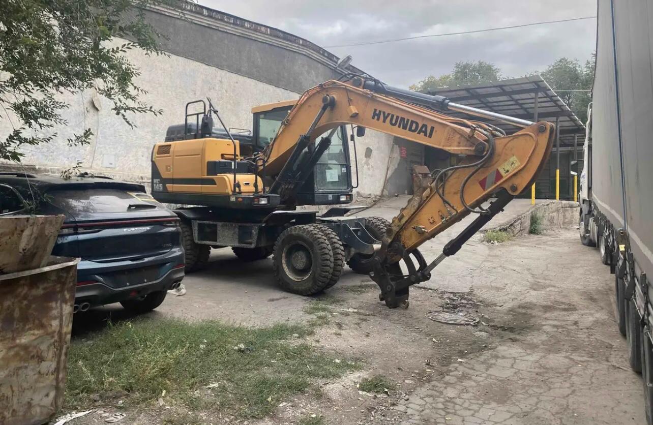 HYUNDAI