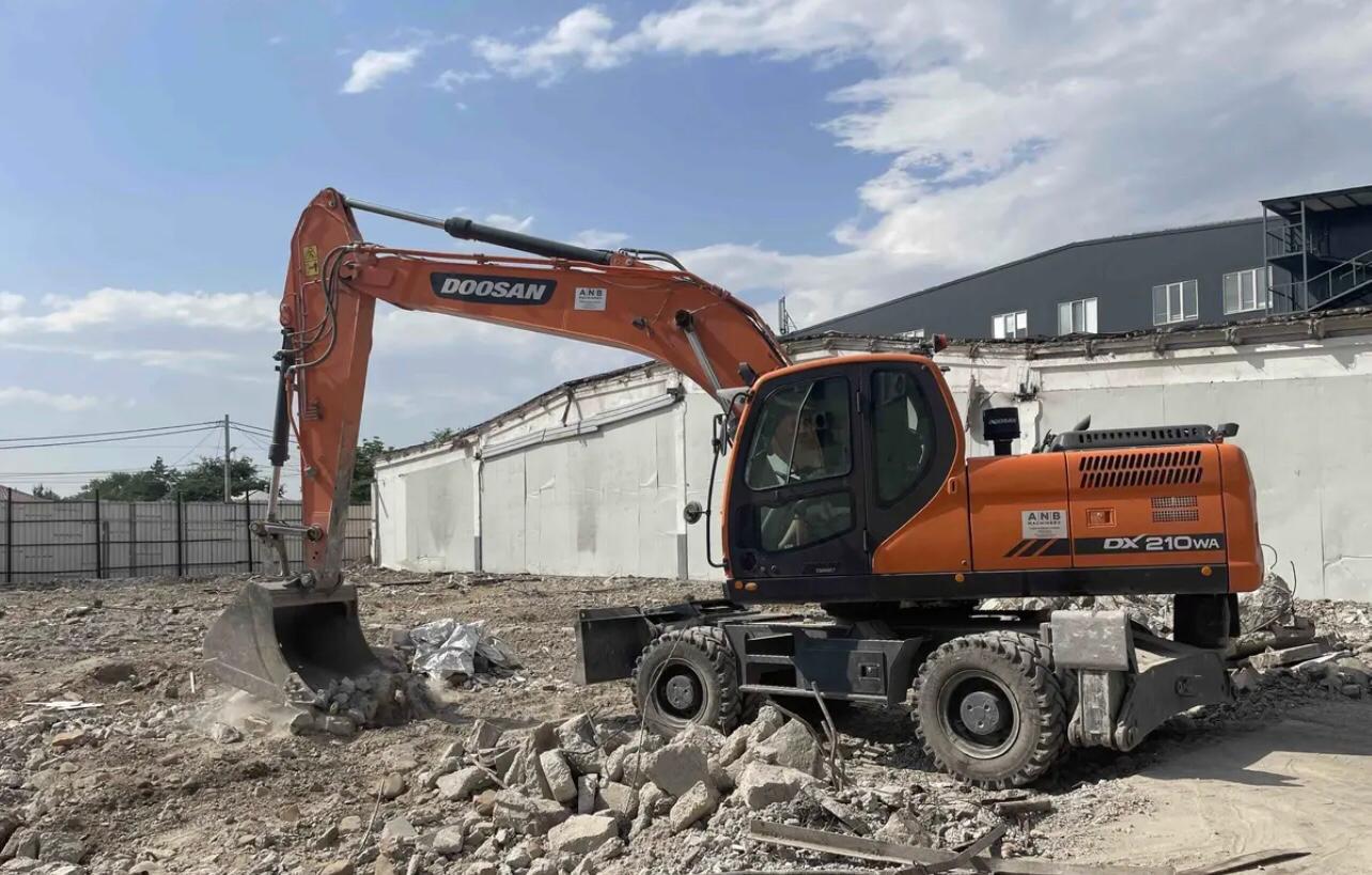 DOOSAN / DEVELON