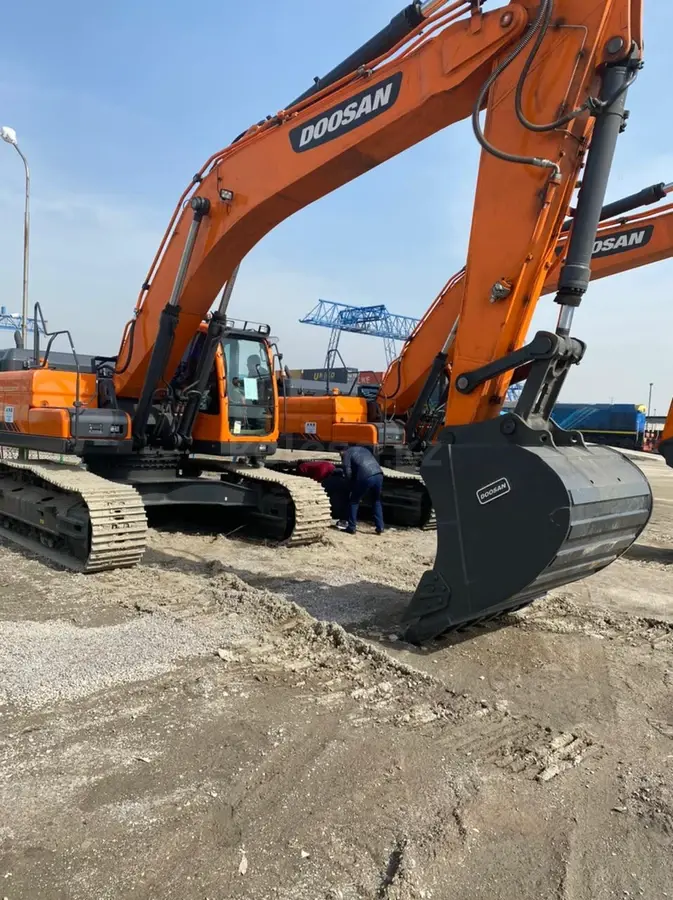 DOOSAN / DEVELON