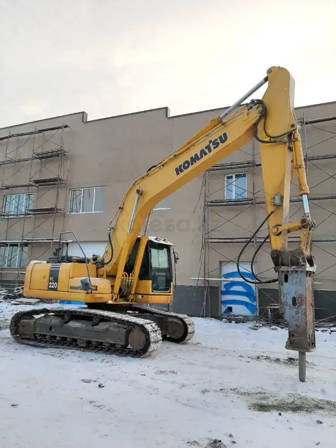KOMATSU