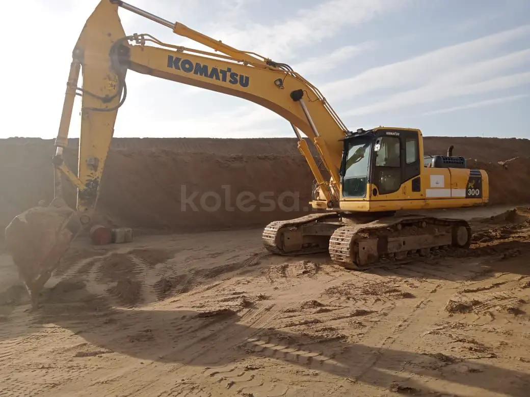 KOMATSU