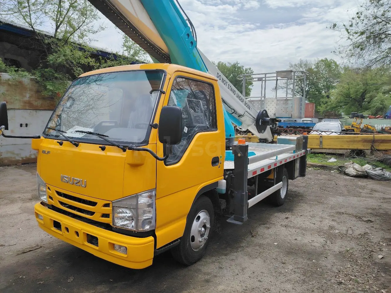 ISUZU