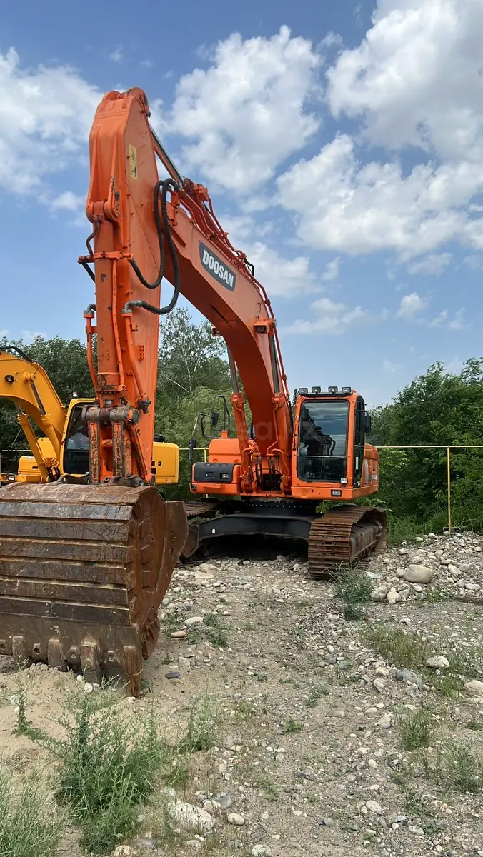 DOOSAN / DEVELON