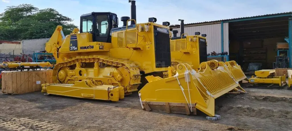 KOMATSU