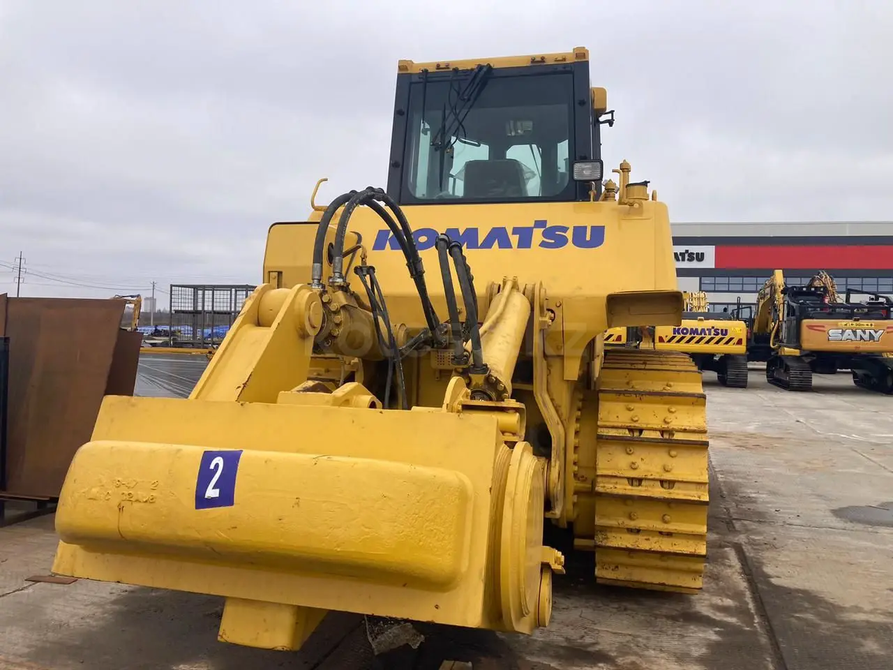 KOMATSU