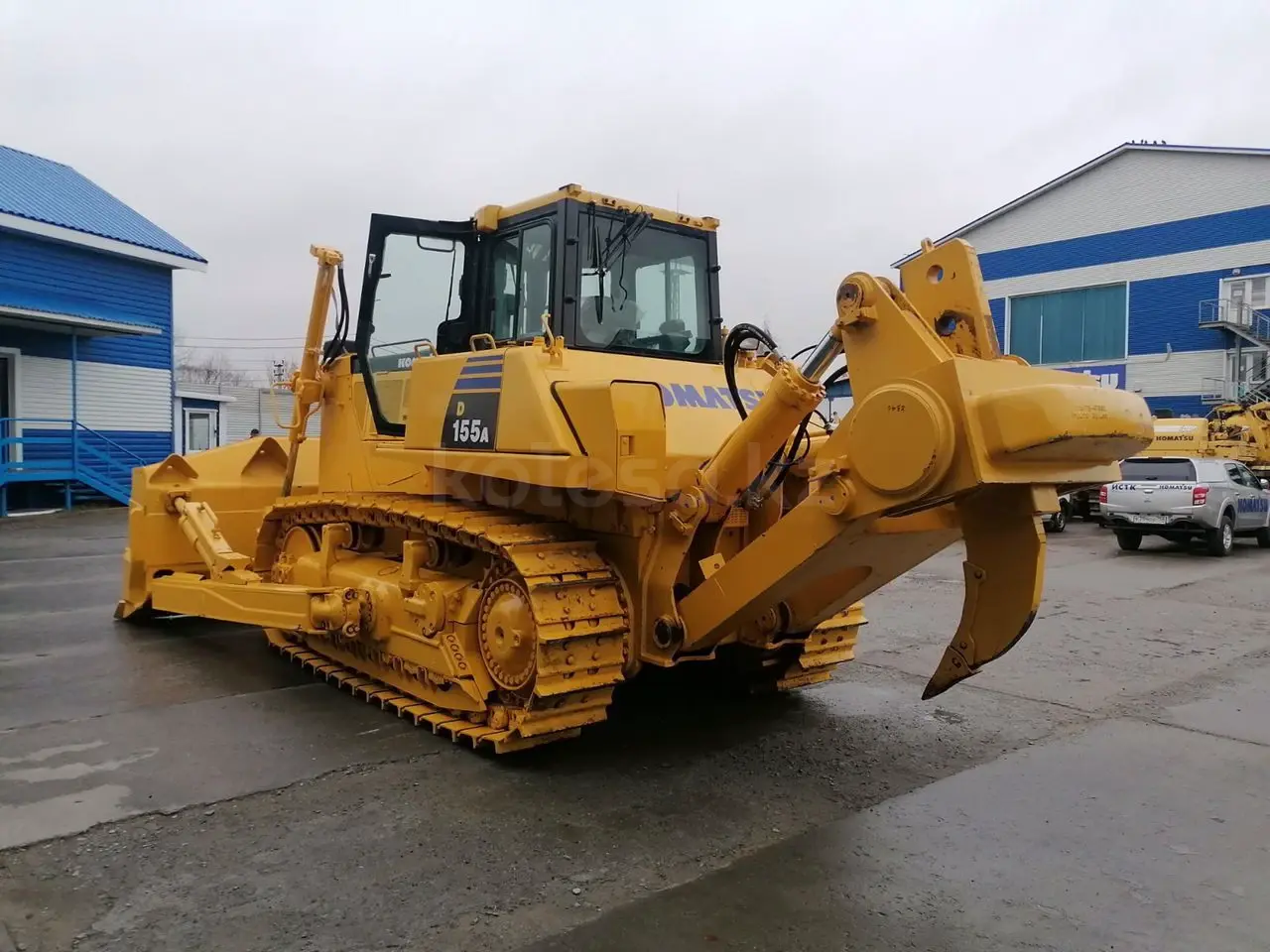 KOMATSU
