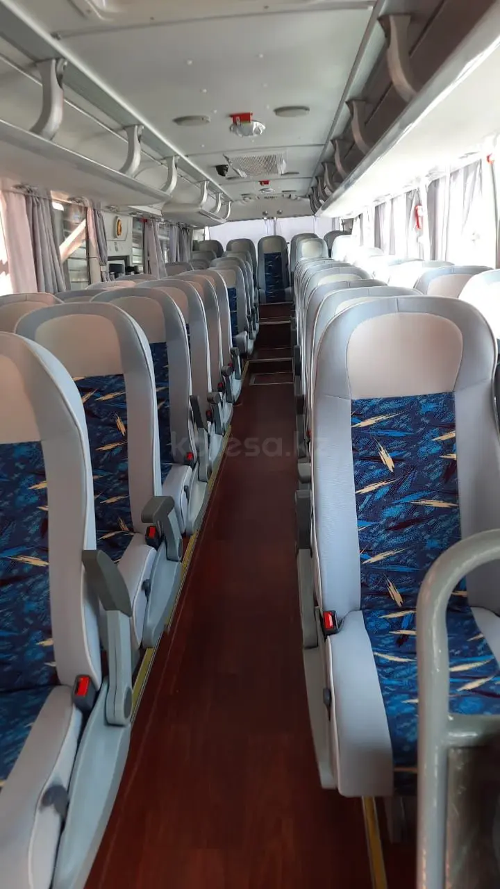 VAN HOOL