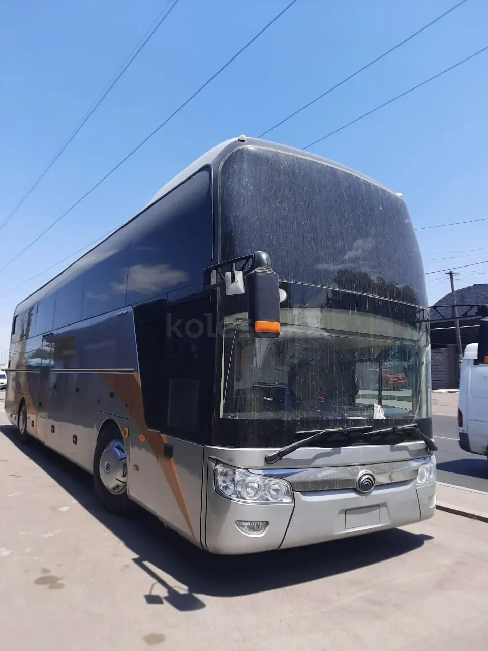 VAN HOOL