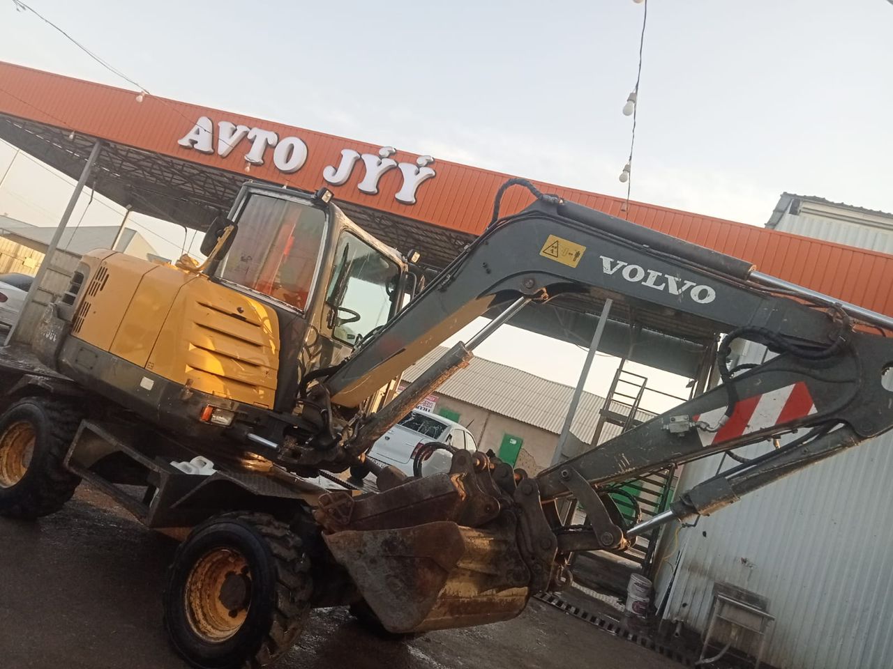 VOLVO