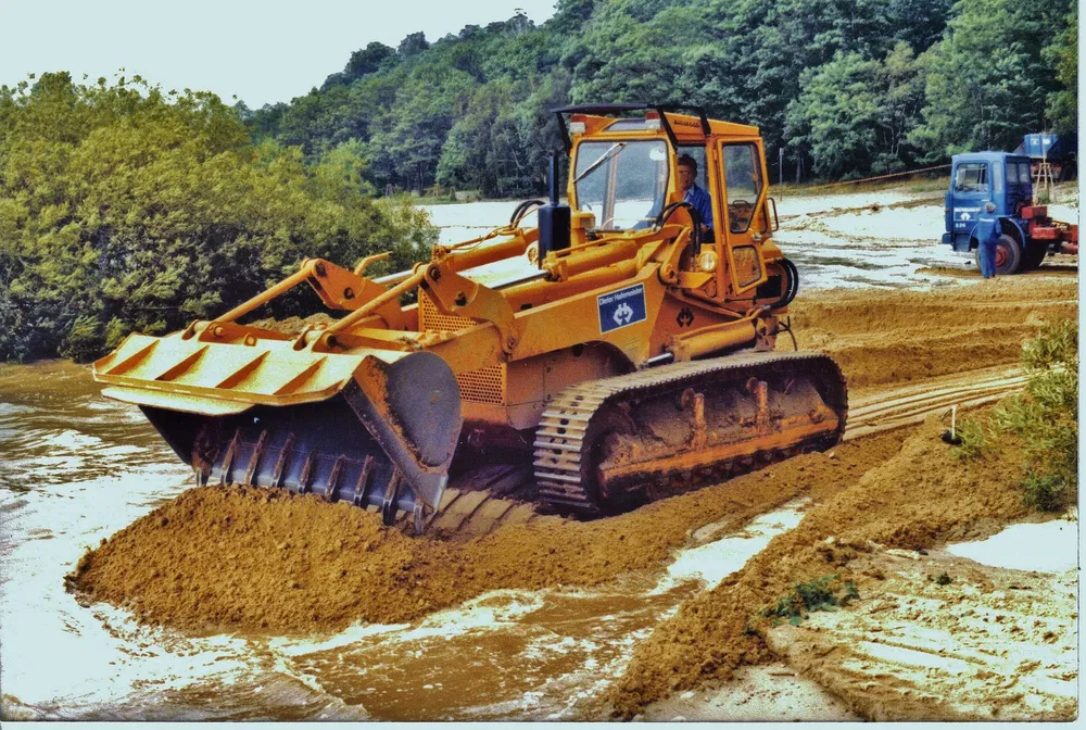 JOHN DEERE