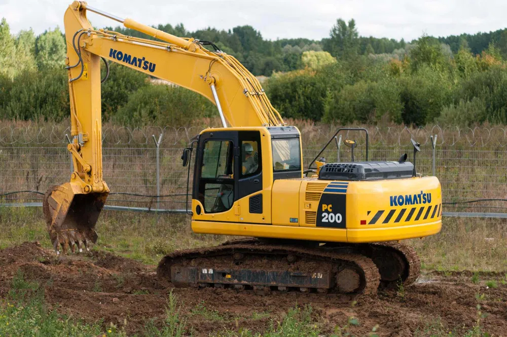KOMATSU