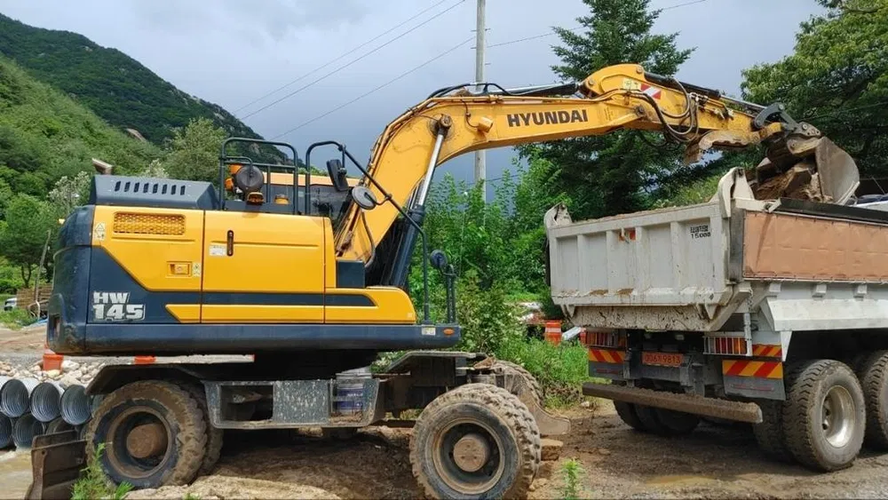 HYUNDAI