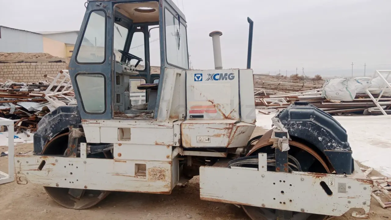 XCMG GR100