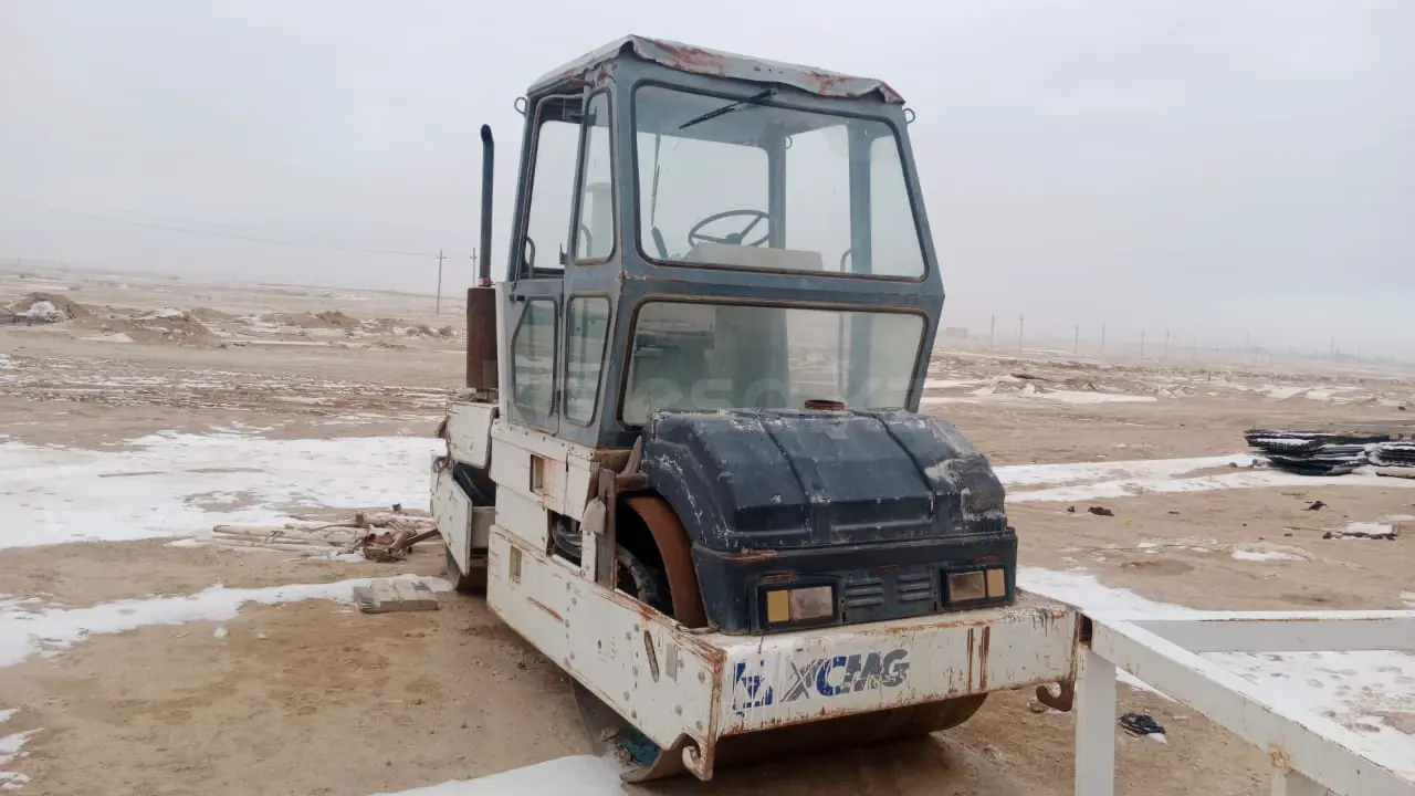XCMG GR100