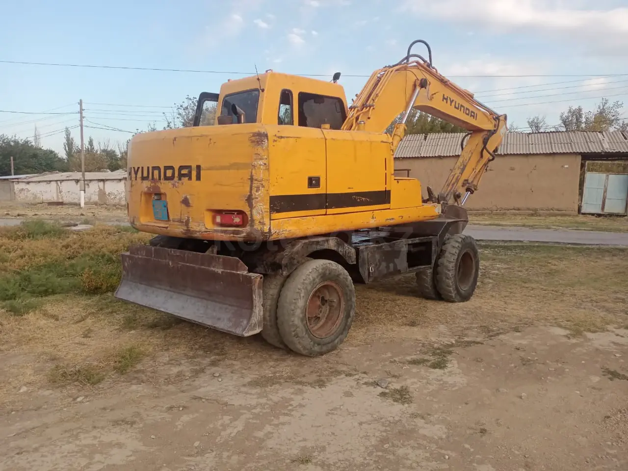 Hyundai R140W-7