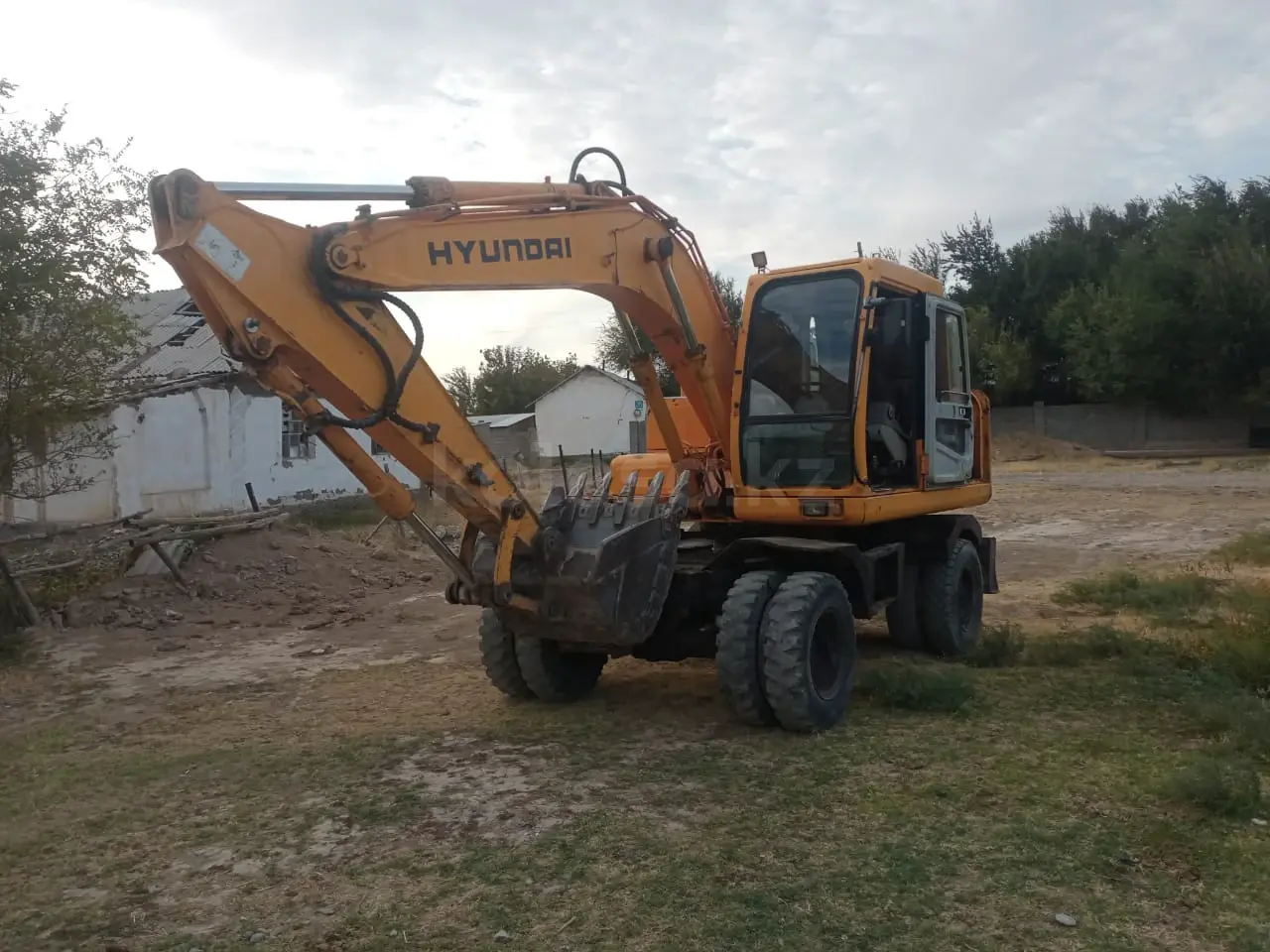 Hyundai R140W-7
